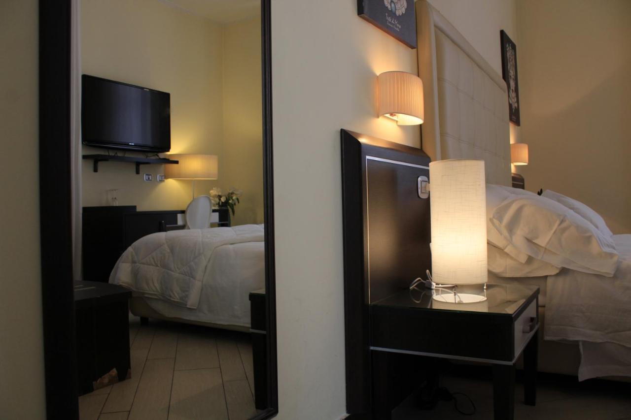 Hotel Ferdinando II Naples Luaran gambar