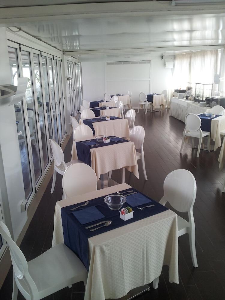 Hotel Ferdinando II Naples Luaran gambar