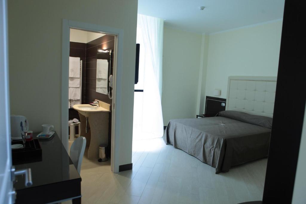 Hotel Ferdinando II Naples Luaran gambar