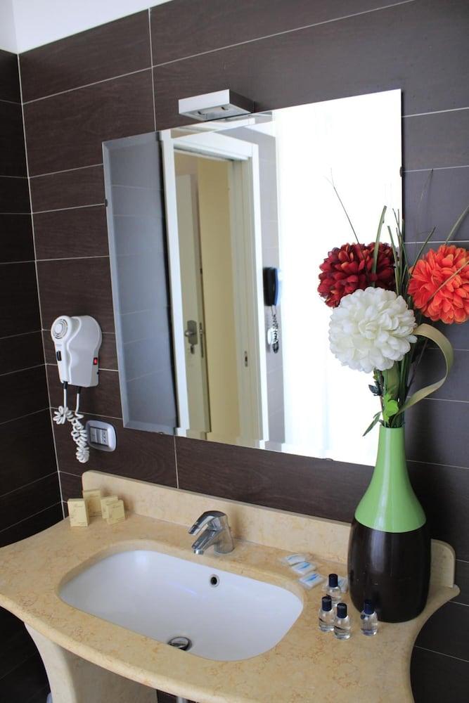 Hotel Ferdinando II Naples Luaran gambar