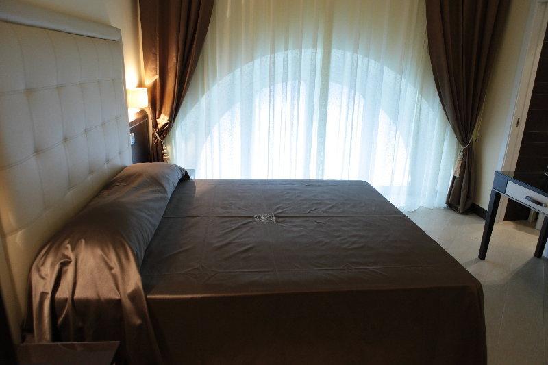 Hotel Ferdinando II Naples Luaran gambar