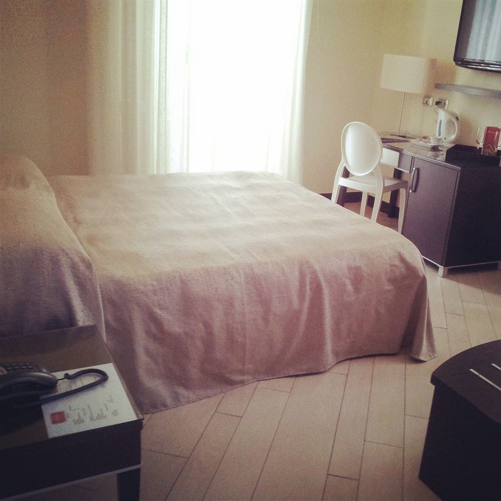 Hotel Ferdinando II Naples Luaran gambar